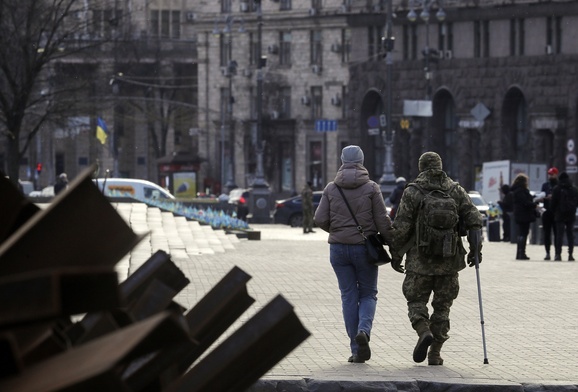 Kijowianie wspominają wybuch wojny; rocznica to dla nich czas gorzkich refleksji
