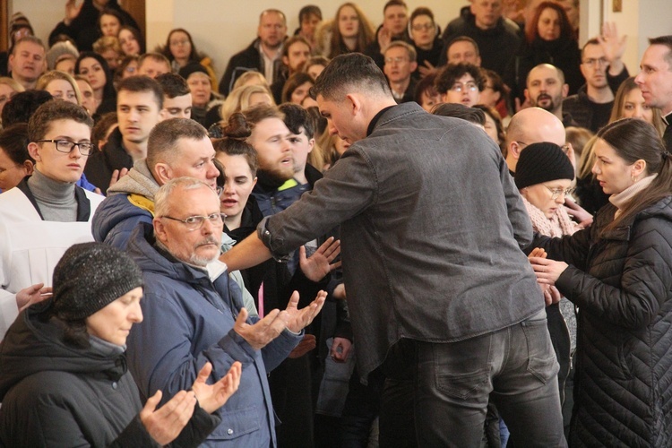 Modlitwa o uzdrowienie z udziałem Marcina Zielińskiego na Poczekajce