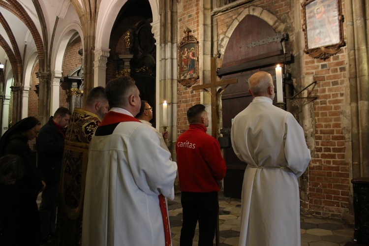 Droga Krzyżowa o pokój w rocznicę wybuchu wojny w Ukrainie