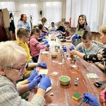 Warsztaty malowania ceramiki w gminie Świdnica