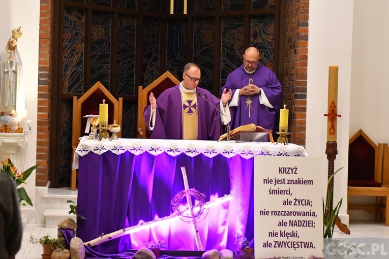 Rekolekcje dla parafialnych zespołów Caritas w Głogowie