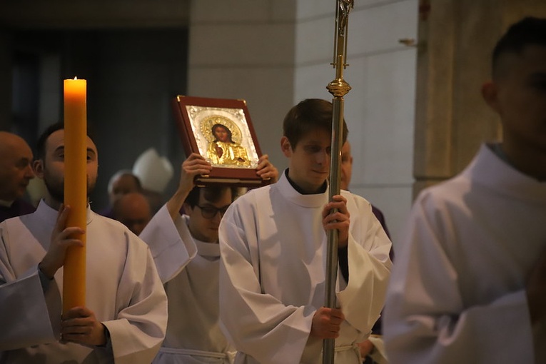 Pokutna pielgrzymka kapłanów do sanktuarium św. Jana Pawła II