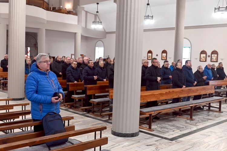 Kłodzko. Wielkopostny dzień skupienia dla nadzwyczajnych szafarzy Komunii Świętej