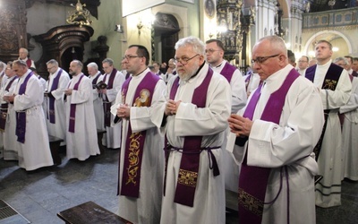Abp Jędraszewski do kapłanów: Chrystusowe kapłaństwo zostało nam dane jako najwyższa łaska