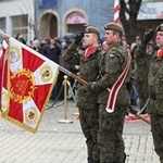 Dzierżoniów. Msza św. i uroczysta przysięga Wojsk Obrony Terytorialnej (WOT)