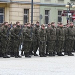 Dzierżoniów. Msza św. i uroczysta przysięga Wojsk Obrony Terytorialnej (WOT)