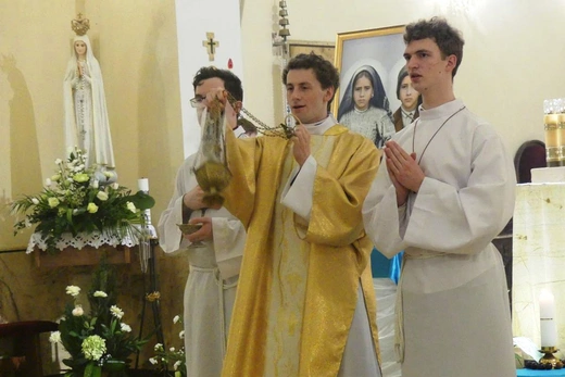 Relikwie świętych dzieci z Fatimy dotarły do bielskiej Wapienicy 