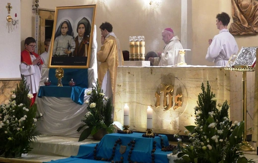 Relikwie świętych dzieci z Fatimy dotarły do bielskiej Wapienicy 