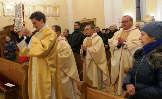 Relikwie świętych dzieci z Fatimy dotarły do bielskiej Wapienicy 