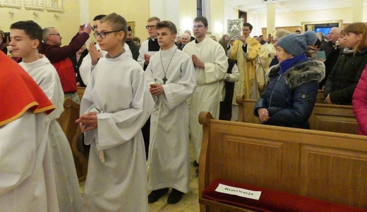 Relikwie świętych dzieci z Fatimy dotarły do bielskiej Wapienicy 