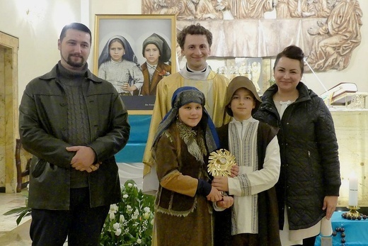 Relikwie świętych dzieci z Fatimy dotarły do bielskiej Wapienicy 