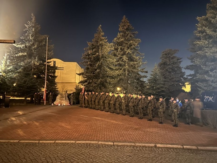 Modlitwa i apel pamięci w Żarach