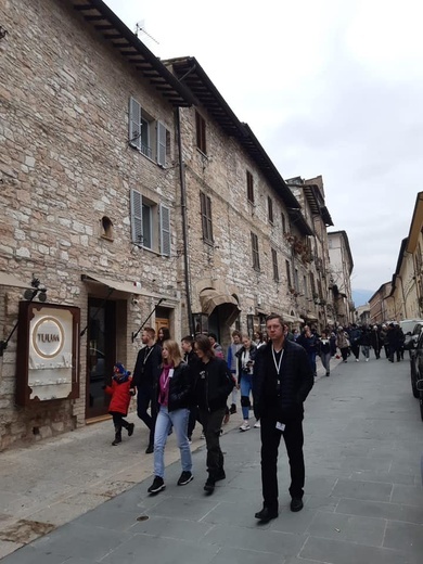 Świebodzice. Zabrali służbę liturgiczną na spotkanie z papieżem