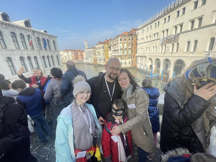 Świebodzice. Zabrali służbę liturgiczną na spotkanie z papieżem