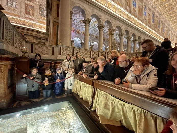 Świebodzice. Zabrali służbę liturgiczną na spotkanie z papieżem
