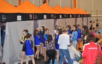 Nisko. Zapasy taneczne