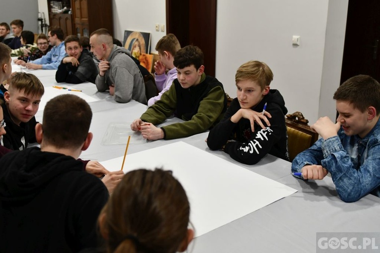 "Bohaterowie Boga" w Domu Młodych