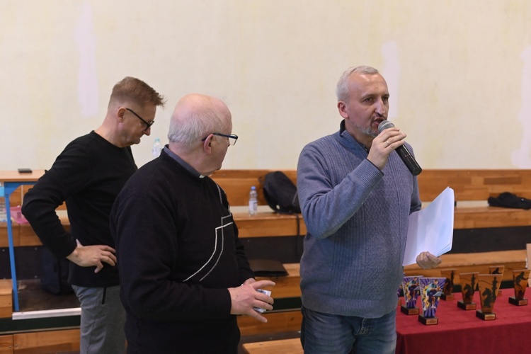 Jedlina-Zdrój. Zawody służby liturgicznej w tenisa stołowego i w szachach