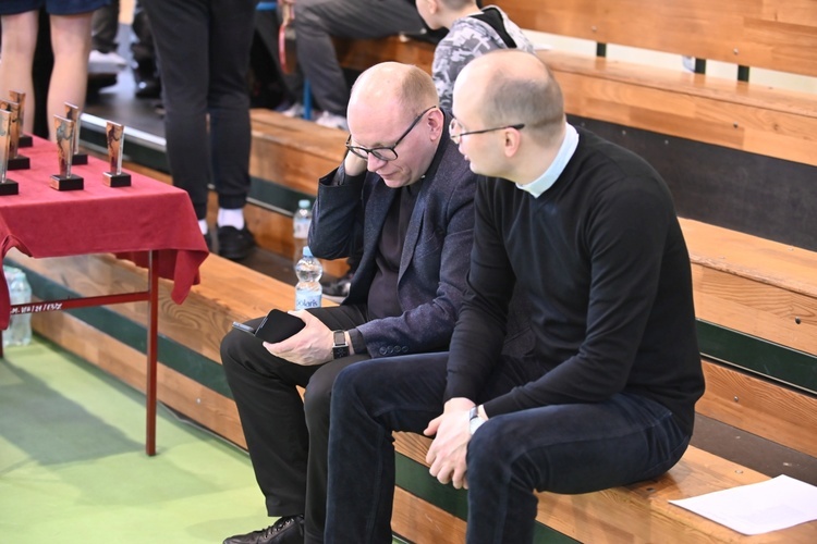 Jedlina-Zdrój. Zawody służby liturgicznej w tenisa stołowego i w szachach