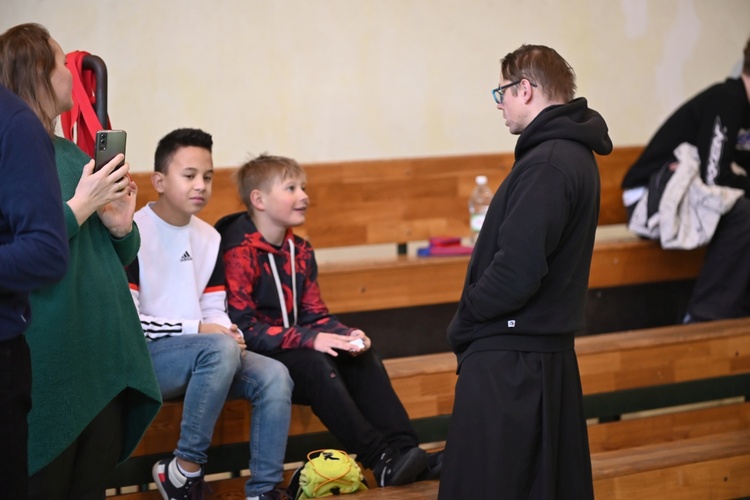 Jedlina-Zdrój. Zawody służby liturgicznej w tenisa stołowego i w szachach