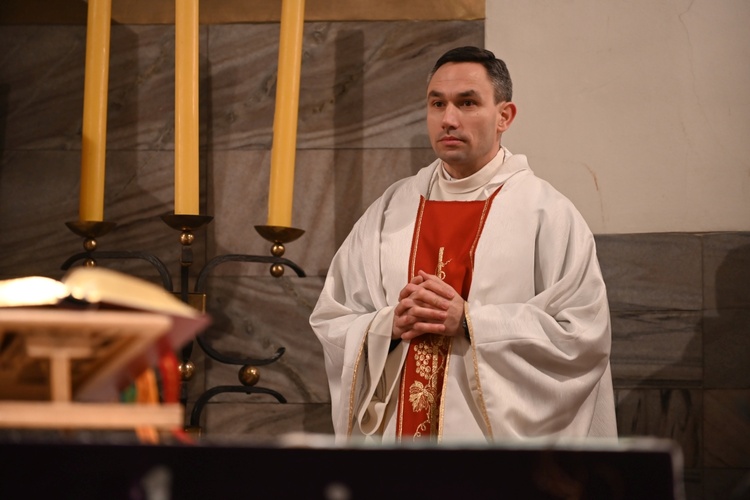 Jedlina-Zdrój. Zawody służby liturgicznej w tenisa stołowego i w szachach