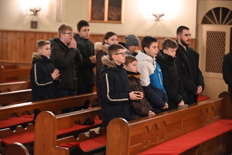 Jedlina-Zdrój. Zawody służby liturgicznej w tenisa stołowego i w szachach