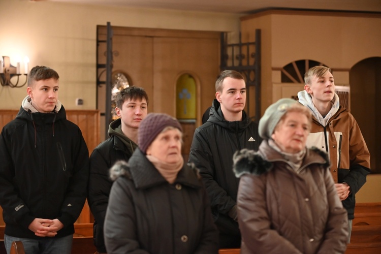 Jedlina-Zdrój. Zawody służby liturgicznej w tenisa stołowego i w szachach