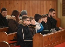 Jedlina-Zdrój. Zawody służby liturgicznej w tenisa stołowego i w szachach