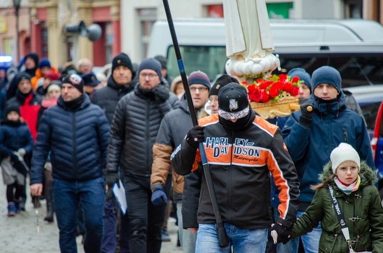 Marcowa procesja różańcowa z Wojownikami Maryi