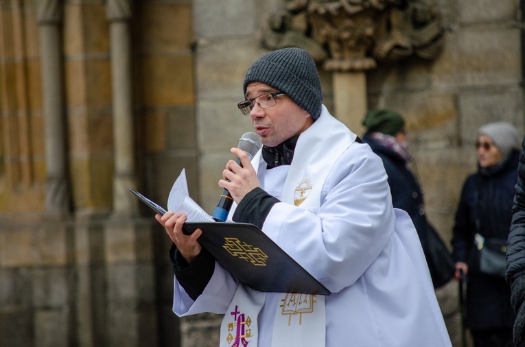 Marcowa procesja różańcowa z Wojownikami Maryi