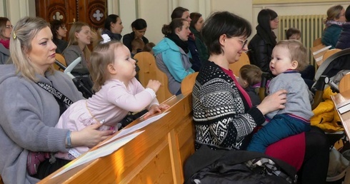 Cieszyńska kaplica sióstr boromeuszek jak zawsze jest otwarta dla wszystkich mam - także tych z maleńkimi dziećmi.