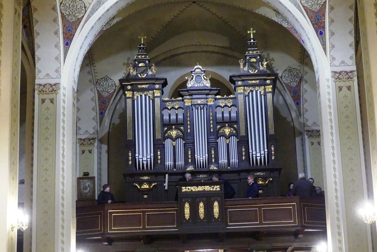Ze św. Kazimierzem w Rajczy - przy wyremontowanych organach 