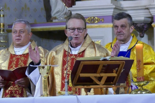 Ze św. Kazimierzem w Rajczy - przy wyremontowanych organach 