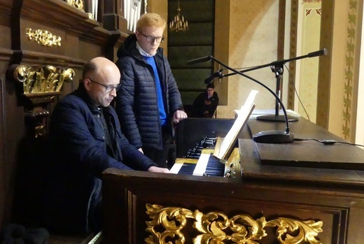 Ze św. Kazimierzem w Rajczy - przy wyremontowanych organach 