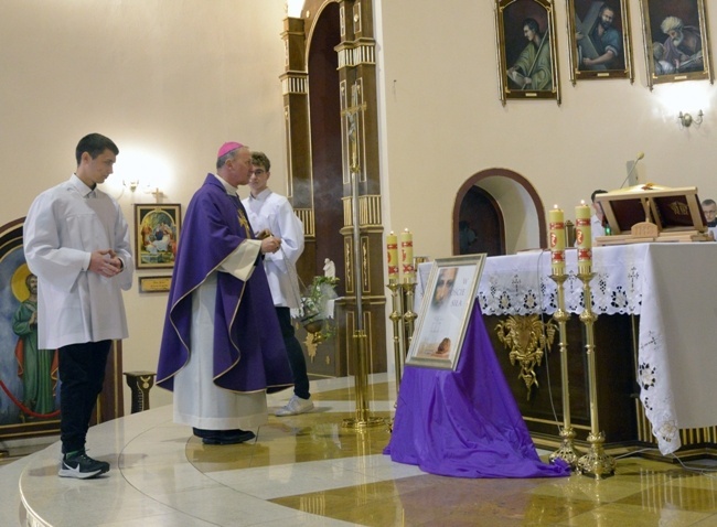 25 lat parafii pw. Zesłania Ducha Świętego w Zwoleniu