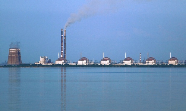 Ukraina: Zaporoska Elektrownia Atomowa odcięta od prądu w efekcie rosyjskich ataków