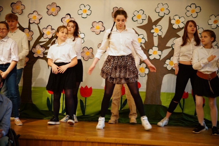 Placówki Caritas w Dobroszycach doposażone