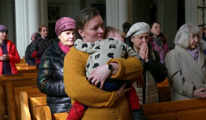 Mamy po raz kolejny wzięły udział w specjalnie dla nich przygotowanych rekolekcjach w kaplicy sióstr boromeuszek w Cieszynie.