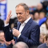 Tusk: Nie powinniśmy mieć religii w szkołach