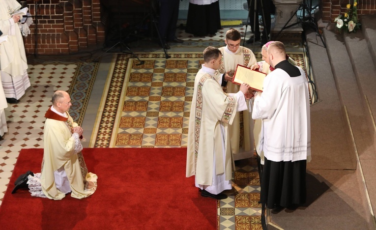 Sakra i ingres nowego biskupa gliwickiego