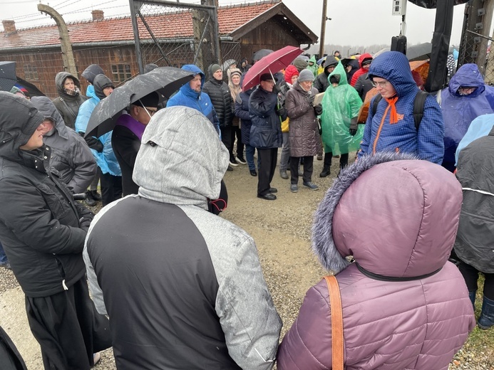 Droga Krzyżowa w intencji trzeźwości narodu w byłym KL Auschwitz-Birkenau - 2023