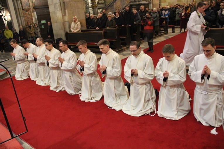 Dziesięciu akolitów