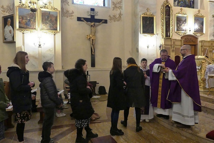 Rejonowy wielkopostny dzień skupienia młodych oazowiczów w Hałcnowie