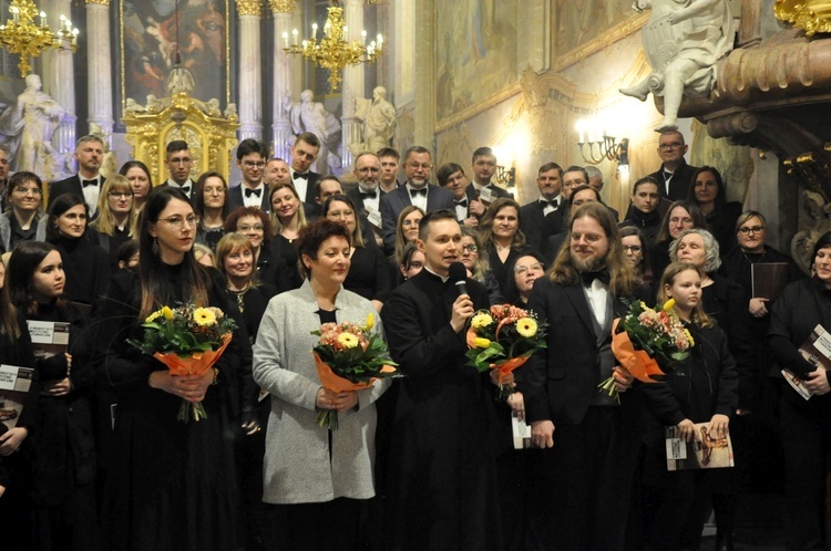 Jaśnieje krzyż chwalebny