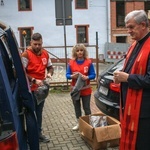 Samochód i dary od Caritas dla Chersonia