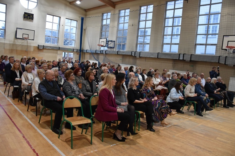 Spotkanie odbyło się w ramach obchodów 100-lecia LO im. KEN w Przasnyszu.