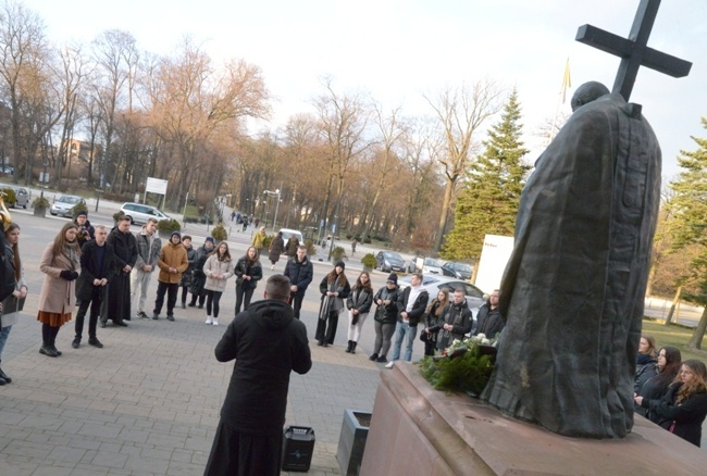 Różaniec młodych za przyczyną św. Jana Pawła II