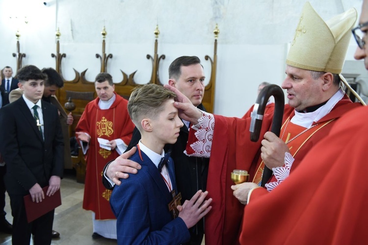 Bierzmowanie u św. Małgorzaty w Nowym Sączu, cz. 1