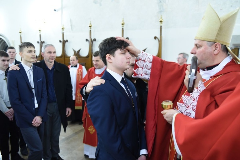 Bierzmowanie u św. Małgorzaty w Nowym Sączu, cz. 1