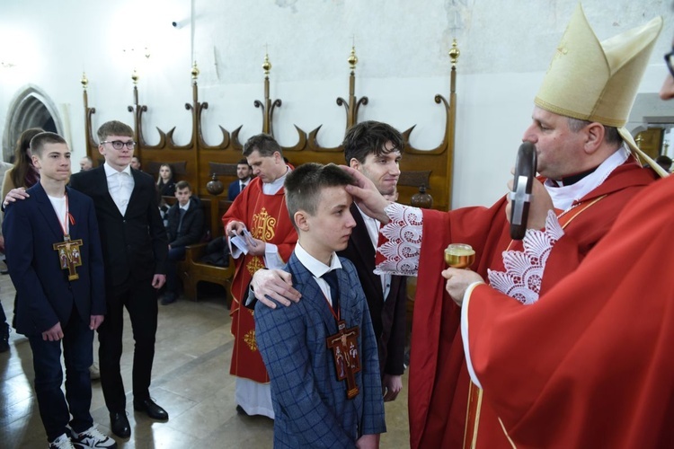 Bierzmowanie u św. Małgorzaty w Nowym Sączu, cz. 1